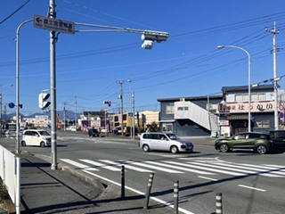 下り(新東名高速道路 新富士IC方面)からの場合は左折。