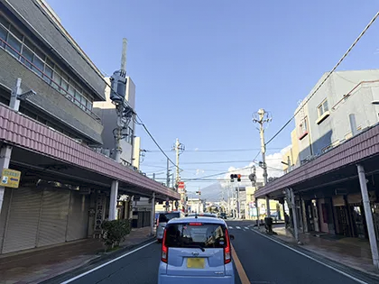 富士錦町南店への行き方