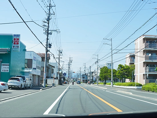 用宗街道を静岡市街方面へ進みます。